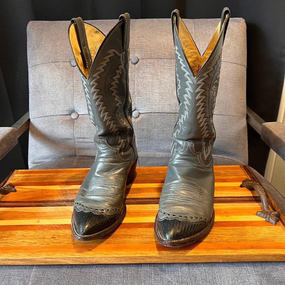 Men's size 7.5 Justin Cowboy Boots  gray with black trim